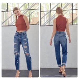 KanCan NWT Larisa Ultra High Rise Relaxed Fit Mom Jeans Distressed 9/28